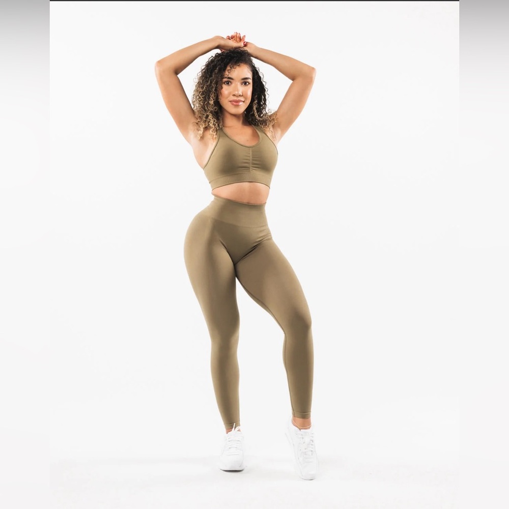 AMPLIFY LEGGING